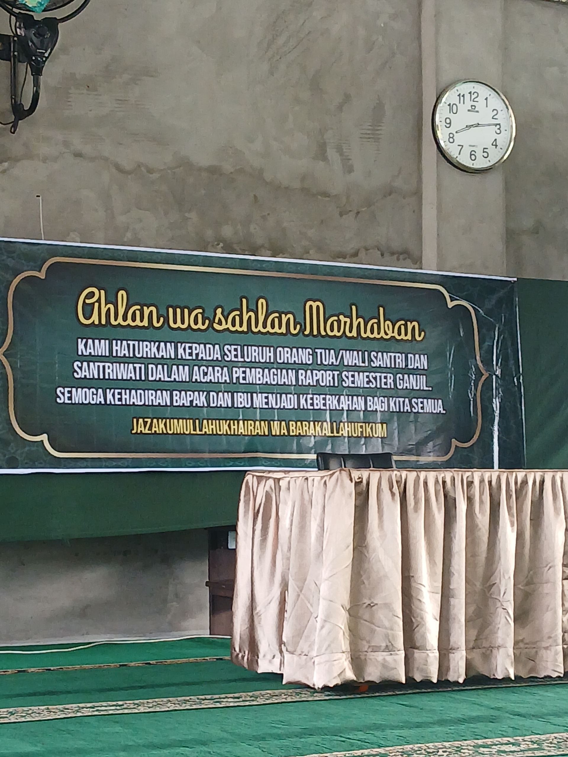 Kegiatan pembagian raport semester ganjil tahun ajaran 2026/2027